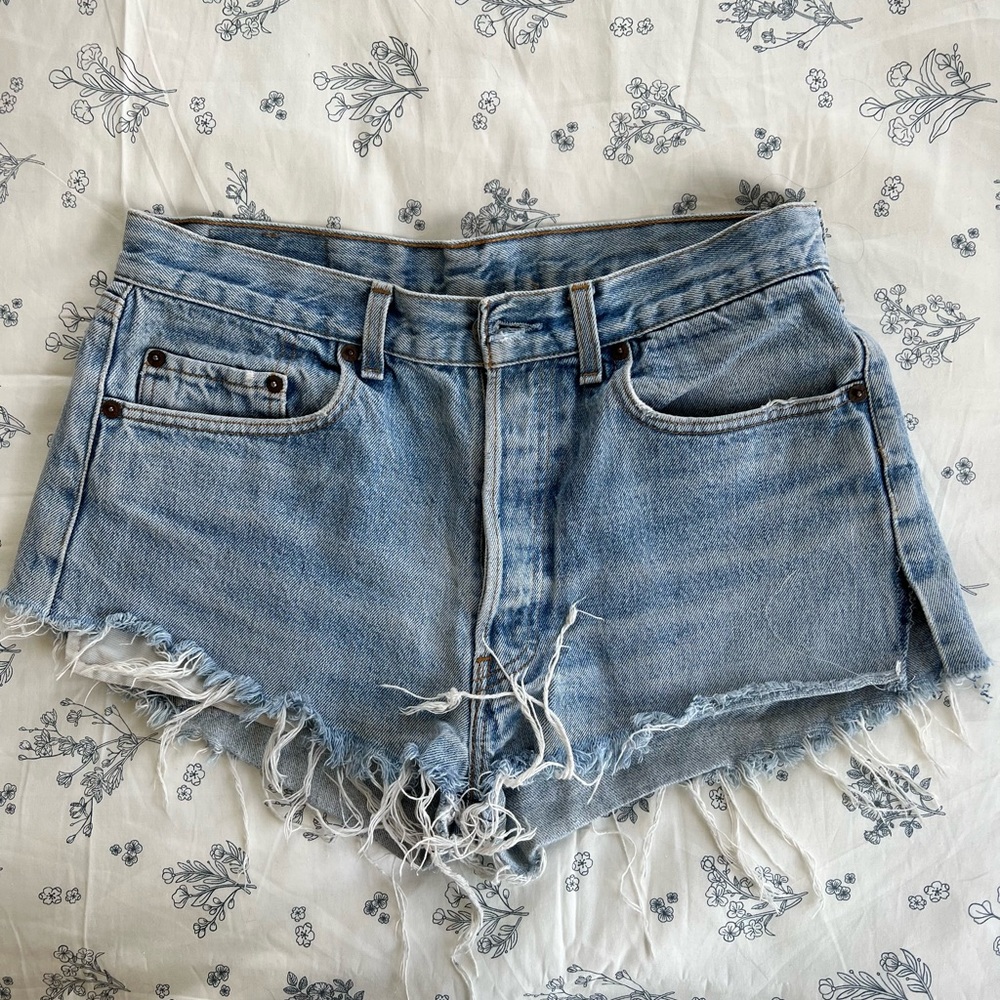 Levi’s - Vintage Cutoff Shorts
